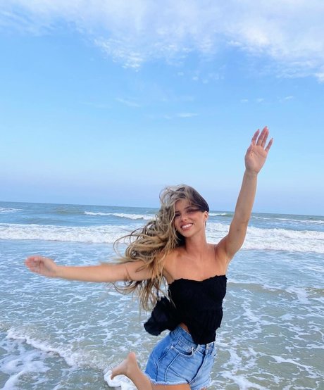 Julia Katelyn Ernst pornstar pretty pic