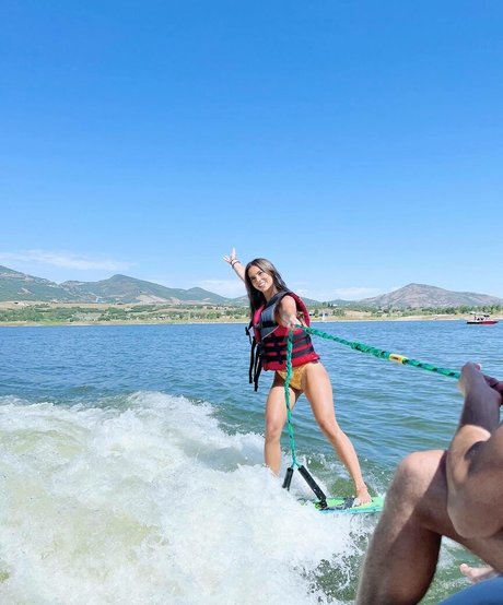 Julia Katelyn Ernst pornstar perfect picture