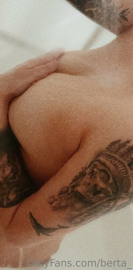 Its Berta erotic model img