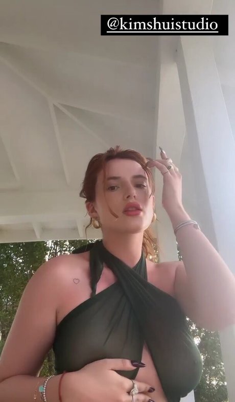 Bell Thorne sex actress images