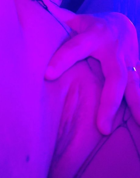 Isa Castro nude star gallery