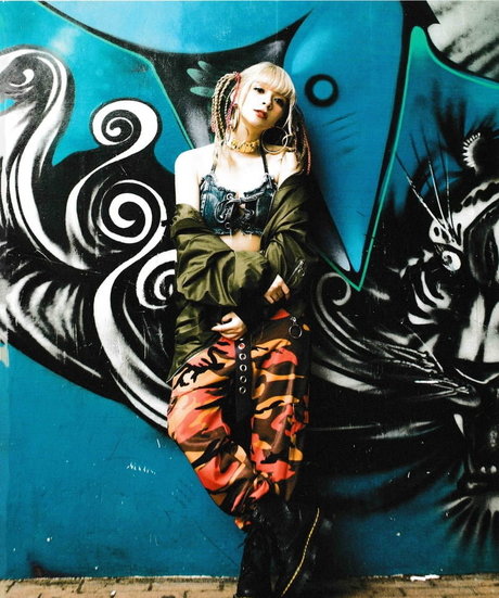 Mizuhashi Mai model naked photo