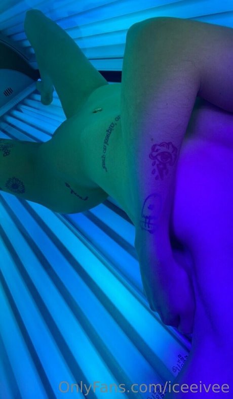 Ivy Chambers hot actress pic