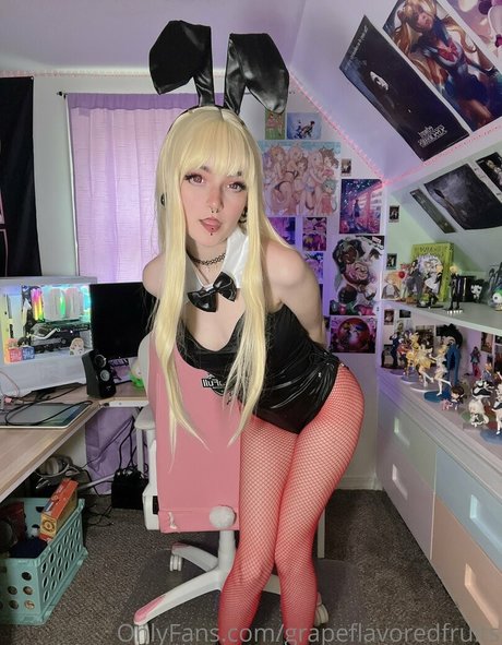 grapeflavoredfruits star nude pic