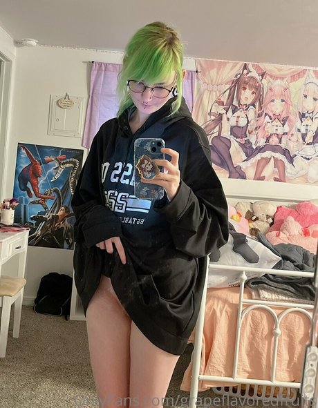grapeflavoredfruits model porn pics