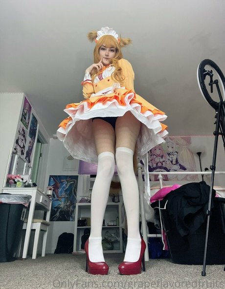 grapeflavoredfruits model pic