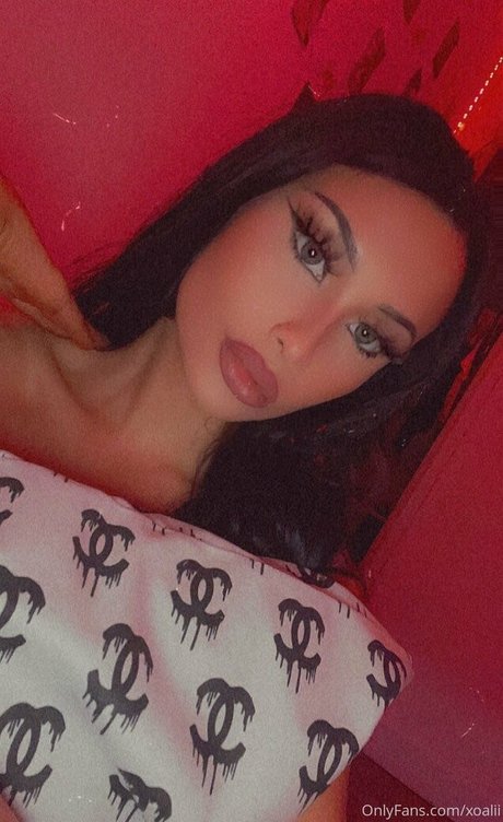 xoalii high quality pornstar image