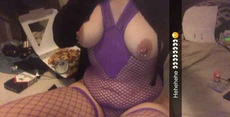 imjustagirlfromupstairs model erotic photos