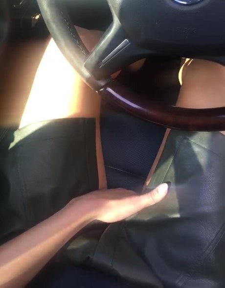 Charissa Thompson sexy model photo