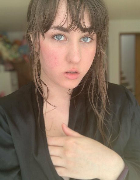 NSFWLeia perfect model img