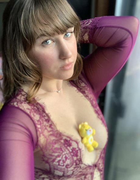 NSFWLeia nude pornstar pictures