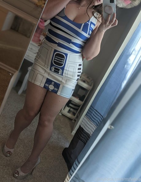 NSFWLeia sexy actress picture