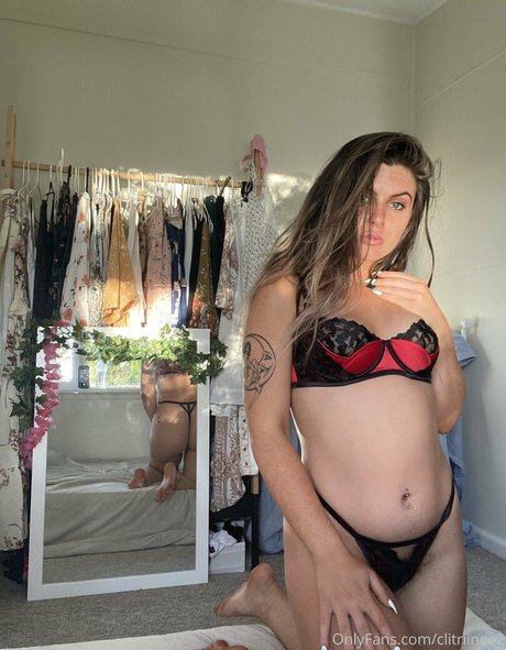 clitriinee2 pornstar erotic pics