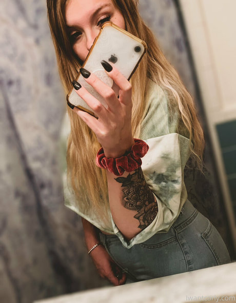 carlyraeofficial perfect model gallery