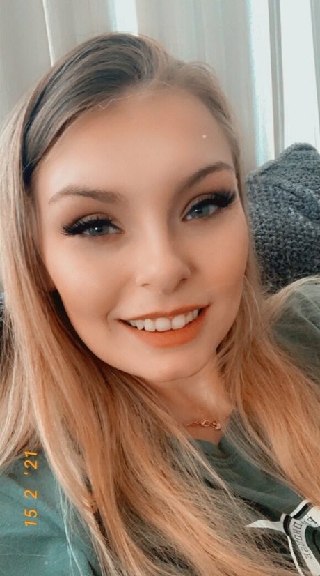 carlyraeofficial model nudes gallery