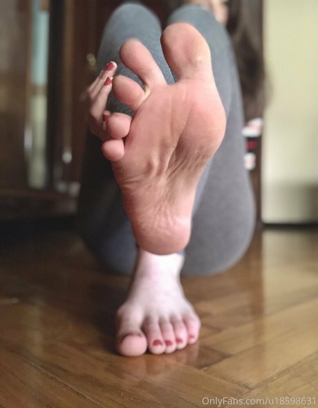 giantesselixs naked model gallery