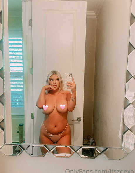 itszoexo pornographic actress pics