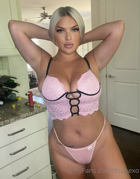 itszoexo perfect star gallery