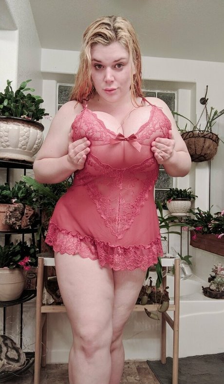 underbust model nudes archive