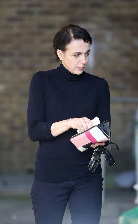 Amanda Abbington nice model gallery