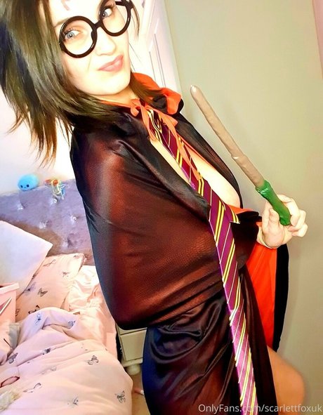 scarlettfoxuk model perfect image