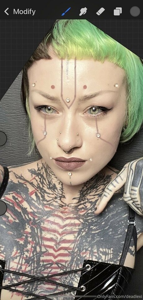 deadlexi pretty model photo