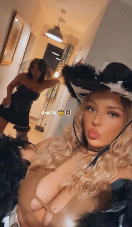 Chloe Ilsley hd pornstar photos