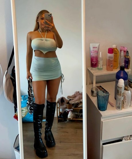 Chloe Ilsley porn star img