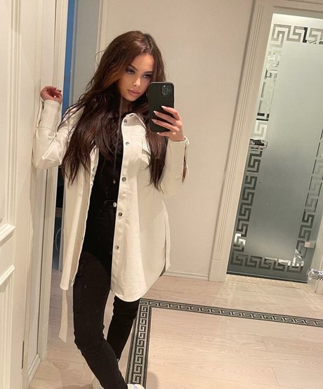 Maya Bulgarien exclusive model photos