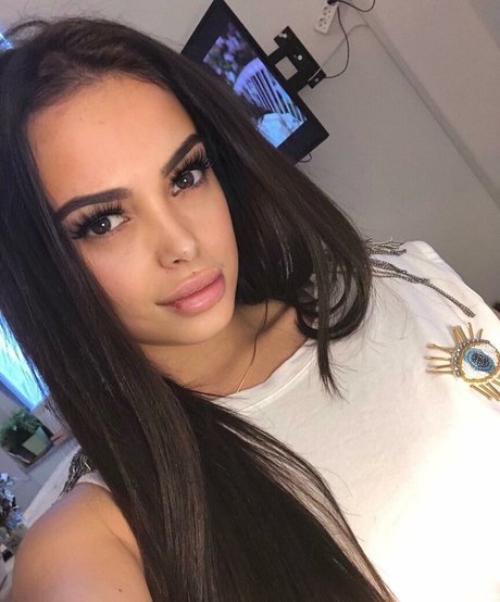 Maya Bulgarien exclusive pornstar picture