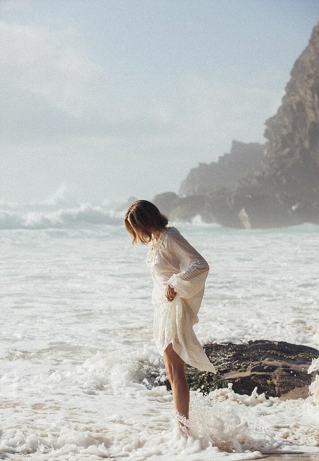 Isabelle Cornish sexy actress images