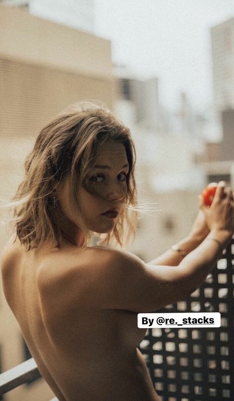 Isabelle Cornish pornstar high quality photos