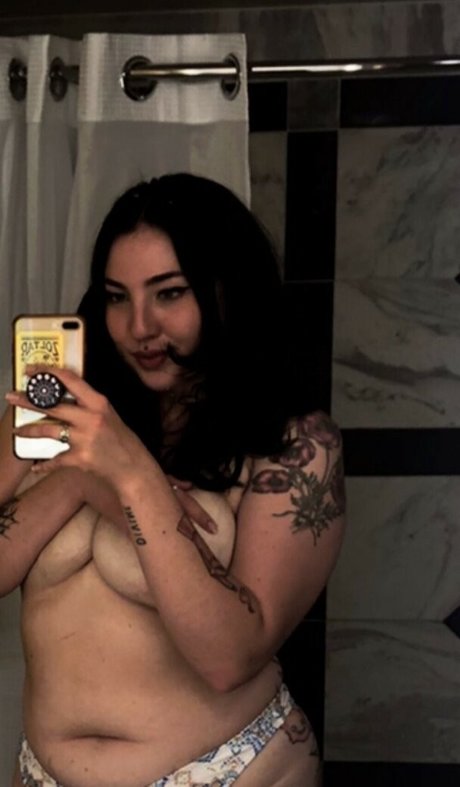 deathbydesign pornographic model pic