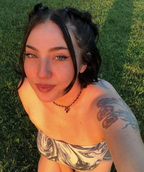 deathbydesign adult star image