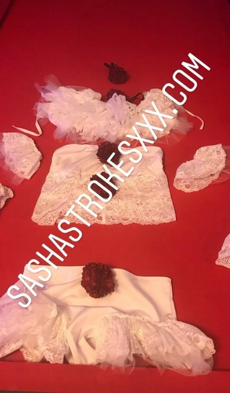 sashastrokes Profile pic