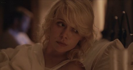 Amelia Eve hot star galleries