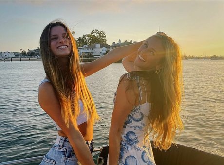 Ella Horan model top images