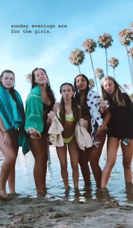 Ella Horan hd star image