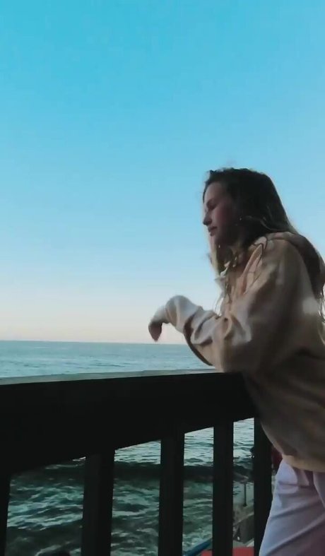 Ella Horan star pics