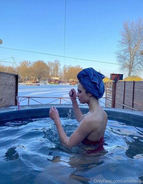 Amelie Lou free star pic