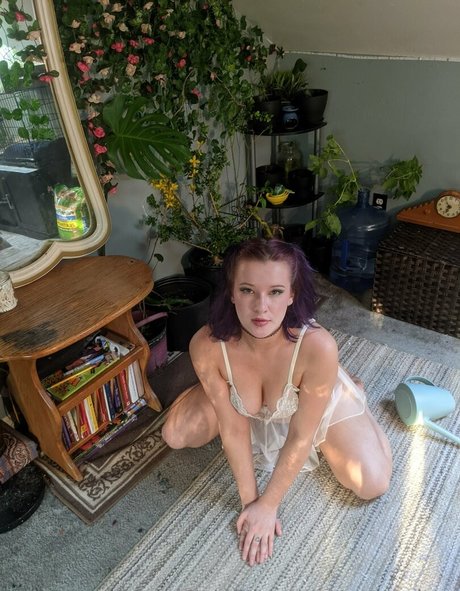 scaryahna model adult gallery