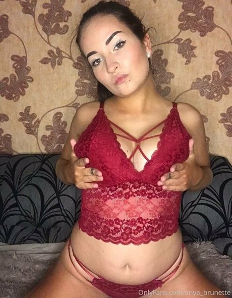 anyabrunette nice star img