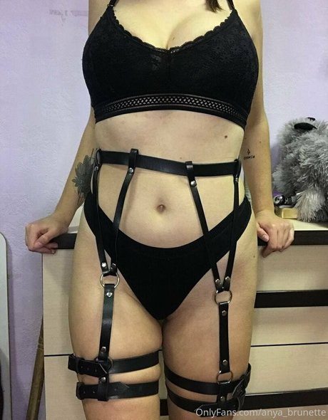 anyabrunette art pornstar img