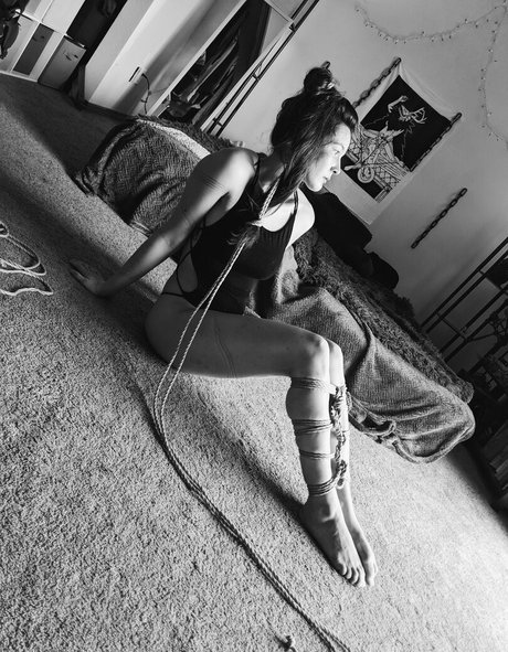 knottydevil nudes model picture