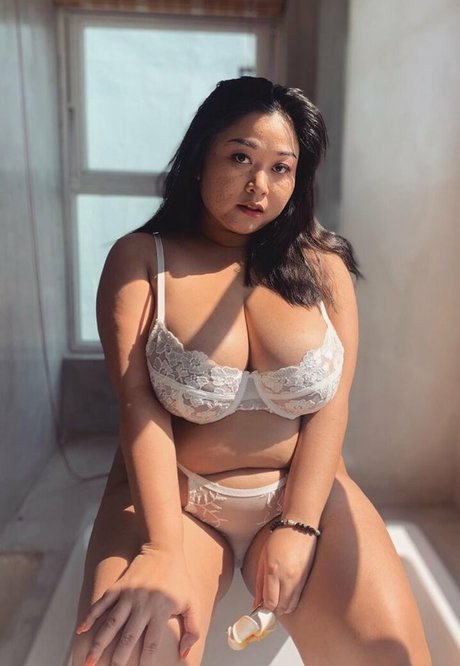 Tananya1992 free model img