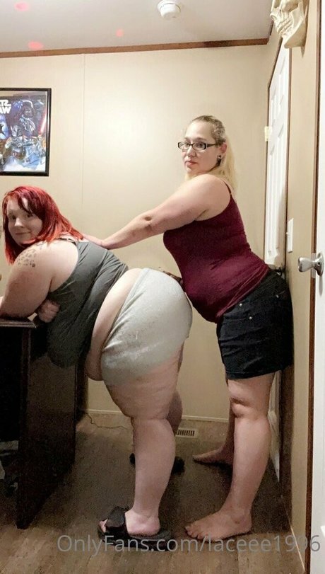 laceee1996 hot model img