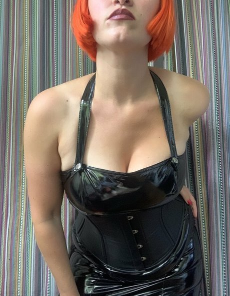 lolarae29 pretty actress pic