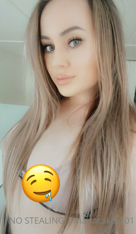 mariacakes101 model free gallery