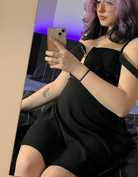 miniasuna nude actress pic