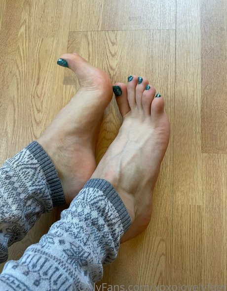 xoxolovelyfeet art actress photos